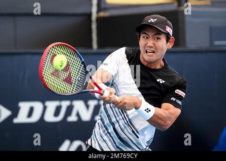 Adélaïde, Australie, 7 janvier 2023. Yoshihito Nishioka, du Japon, a fait un revers lors du match international de tennis d'Adélaïde entre Sebastian Korda, des États-Unis, et Yoshihito Nishioka, du Japon, à Memorial Drive, sur 07 janvier 2023, à Adélaïde, en Australie. Crédit : Peter Mundy/Speed Media/Alay Live News Banque D'Images