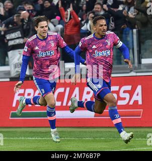 Turin, Italie. 7th janvier 2023. Danilo (R) du FC Juventus célèbre son but avec son coéquipier Nicolo Fagioli lors d'un match de football de série A entre le FC Juventus et l'Udinese à Turin, en Italie, le 7 janvier 2023. Credit: Federico Tardito/Xinhua/Alamy Live News Banque D'Images