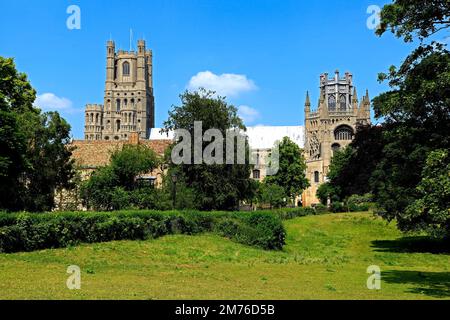 Cathédrale d'Ely, tour Ouest, tour Octagon, tour Lantern, Cambridgeshire, Angleterre Banque D'Images