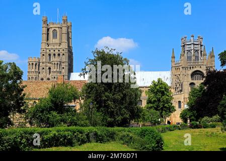 Cathédrale d'Ely, tour Ouest, tour Octagon, tour Lantern, Cambridgeshire, Angleterre Banque D'Images