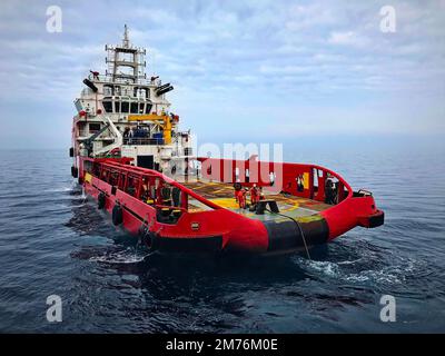 Navire de ravitaillement sur la mer Adriatique Banque D'Images