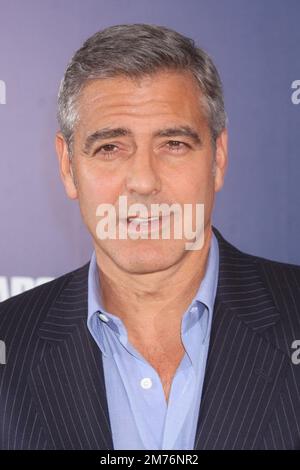 George Clooney assiste à la première de Columbia Pictures 'les Ides de Mars' au théâtre Ziegfeld à New York sur 5 octobre 2011. Crédit photo : Henry McGee/MediaPunch Banque D'Images