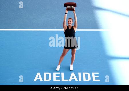 Adélaïde, Australie, 8 janvier 2023. Aryna Sabalenka, du Bélarus, célèbre la victoire du match international de tennis d'Adélaïde entre Aryna Sabalenka, du Bélarus, et Linda Noskova, de la République tchèque, sur la route Memorial de 08 janvier 2023, à Adélaïde, en Australie. Crédit : Peter Mundy/Speed Media/Alay Live News Banque D'Images