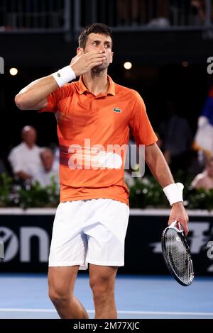 Adélaïde, Australie, 8 janvier 2023. Novak Djokovic, de Serbie, célèbre la victoire du match international de tennis d'Adélaïde entre Novak Djokovic, de Serbie, et Sebastian Korda, des États-Unis, à Memorial Drive sur 08 janvier 2023, à Adélaïde, en Australie. Crédit : Peter Mundy/Speed Media/Alay Live News Banque D'Images