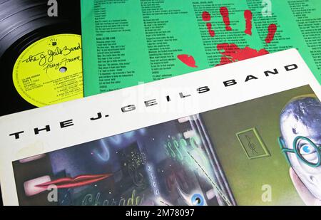 Viersen, Allemagne - 9 novembre. 2022: Gros plan de la couverture en vinyle isolée de l'album J Geils Band Freeze Frame Banque D'Images