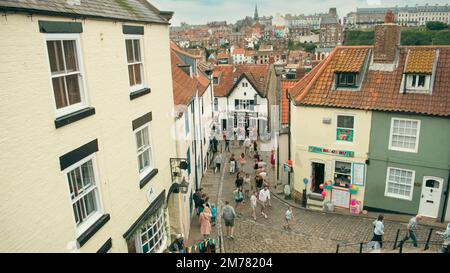 Vieille ville de Whitby - vue sur Church Lane à partir de 199 marches Banque D'Images