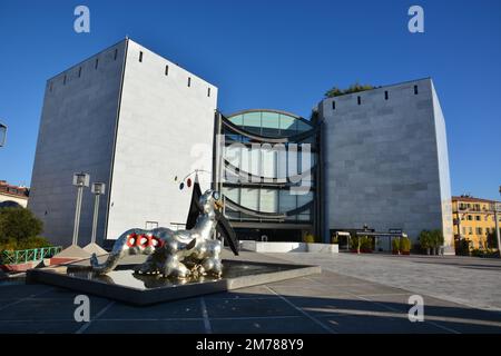 France, côte d'azur, Nice ville, le musée moderne et contemporain de l'architecture néo-classique abrite 1331works nouveaux réalistes. Banque D'Images