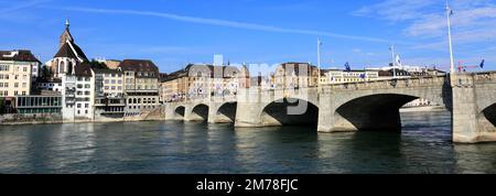 Le pont en pierre médiéval Mittlere Brücke, Rhin, ville de Bâle, canton de Bâle ville, Suisse, Europe Banque D'Images