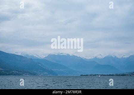 Paysage et paysage autour du lac de Côme dans le nord de l'Italie. Banque D'Images