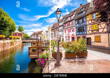 Ville de Colmar, architecture colorée et vue sur le canal, région Alsace de France Banque D'Images