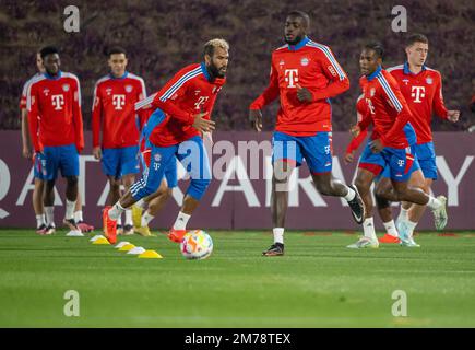 Doha, Qatar. 08th janvier 2023. L'équipe du FC Bayern Munich lors d'une séance d'entraînement au parc des sports d'aspirateur. Le FC Bayern München tiendra son camp d'entraînement d'hiver à Doha (Qatar) jusqu'au 12 janvier 2023. Credit: Peter Kneffel/dpa/Alay Live News