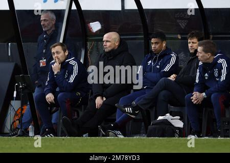 NIJMEGEN - (lr) entraîneur adjoint Ajax Matthias Kaltenbach, entraîneur Ajax Alfred Schreuder, entraîneur adjoint Ajax Michael Reiziger pendant le match de première ligue néerlandais entre NEC et Ajax à de Goffert sur 8 janvier 2023 à Nimègue, pays-Bas. ANP MAURICE VAN STONE Banque D'Images