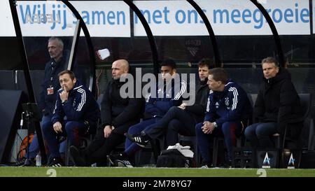 NIJMEGEN - (lr) entraîneur adjoint Ajax Matthias Kaltenbach, entraîneur Ajax Alfred Schreuder, entraîneur adjoint Ajax Michael Reiziger pendant le match de première ligue néerlandais entre NEC et Ajax à de Goffert sur 8 janvier 2023 à Nimègue, pays-Bas. ANP MAURICE VAN STONE Banque D'Images