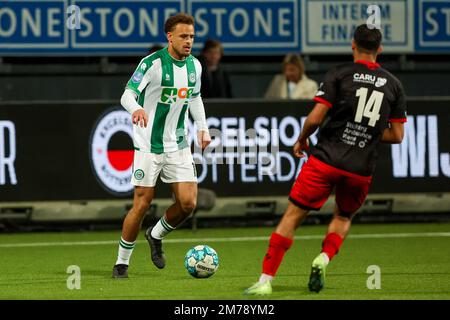 ROTTERDAM, PAYS-BAS - JANVIER 8 : Liam van Gelderen du FC Groningen, Couhaib Driouech de l'Excelsior Rotterdam pendant le match néerlandais Eredivisie entre Excelsior et FC Groningen à Van Dongen de Roo Stadion 8 janvier 2023 à Rotterdam, pays-Bas (photo de Hans van der Valk/Orange Pictures) Banque D'Images