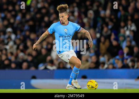 Kalvin Phillips n°4 de Manchester City sur le ballon lors de la coupe Emirates FA troisième partie Manchester City contre Chelsea au Etihad Stadium, Manchester, Royaume-Uni, 8th janvier 2023 (photo de Conor Molloy/News Images) Banque D'Images