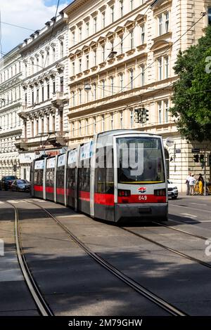 Trams dans les rues de Vienne, Autriche Banque D'Images