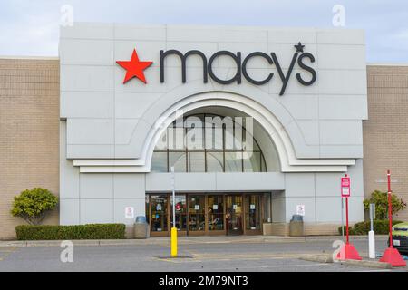 Bellingham, WA, Etats-Unis - 5 janvier 2023 ; entrée à Macy's au centre commercial Bellis Fair de Bellingham, WA avec le nom au-dessus de la porte Banque D'Images