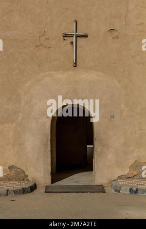 Entrée du monastère de Saint Pishoy (Bishoi) à Wadi El Natrun, Égypte Banque D'Images