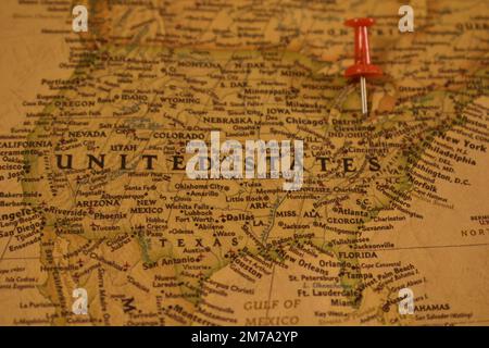 Carte d'époque des Etats-Unis avec une épingle sur un Détroit Banque D'Images