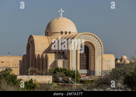 Église au monastère de Saint Pishoy (Bishoi) à Wadi El Natrun, Égypte Banque D'Images