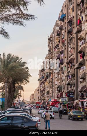 PORT SAID, ÉGYPTE - 3 FÉVRIER 2019 : bâtiments de haute élévation à Port Said, Égypte Banque D'Images