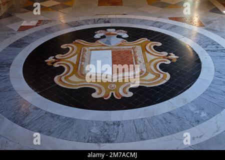 Décoration de sol en mosaïque avec armoiries dans le Palais du Grand Maître - la Valette, Malte Banque D'Images