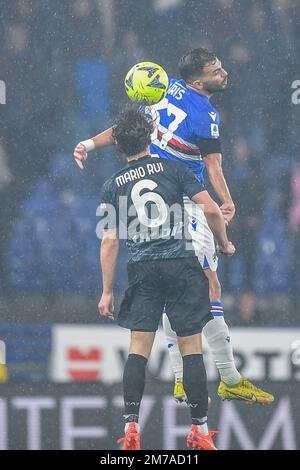 Stade Luigi Ferraris, Gênes, Italie, 08 janvier 2023, Mario Rui Silva Duarte (Napoli) - Mehdi Pascal Marcel Leris (Sampdoria) pendant UC Sampdoria vs SSC Napoli - italien soccer série A match Banque D'Images