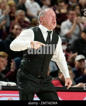 College Station, Texas, États-Unis. 8th janvier 2023. 7 janvier 2023- College Station, Texas, États-Unis A- Texas Buzz WILLIAMS, entraîneur en chef D'A&M, réagit pendant le match entre les Tigres LSU et les Aggies A&M du Texas à Reed Arena, à College Station, Texas. Les Texas A&M Aggies ont battu les LSU Tigers 69-56. (Image de crédit : © Jerome Hicks/ZUMA Press Wire) Banque D'Images