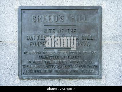 Plaque sur le mur du pavillon au Bunker Hill Monument Banque D'Images