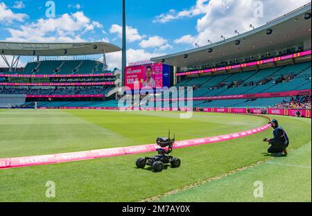 Un caméraman de télévision à l'extérieur et un enregistrement de caméra télécommandé jouent au match de Cricket Test de 3rd entre l'Australie et l'Afrique du Sud Banque D'Images