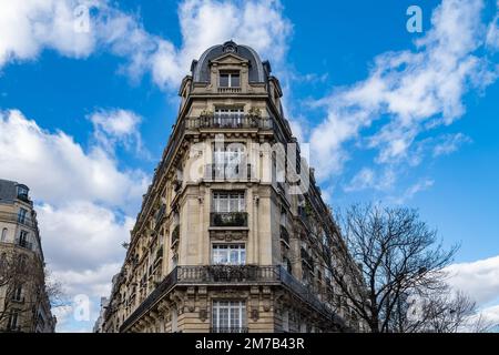 Paris, beaux bâtiments place Denfert-Rochereau dans le 14E arrondissement Banque D'Images