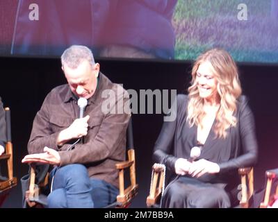 The SAG-AFTRA Foundation Robin Williams Centre, 247 W 54th St, New York, NY 10019, 8 janvier 2023. Après une projection spéciale de SAG-AFTRA sur « Un homme appelé Otto », Tom Hanks, acteur de cinéma De liste A, a été rejoint par les autres acteurs de la fonte Mariana Trevino, Rachel Keller, Manual-Garcia Rulfo, et Truman Hanks, les producteurs Rita Wilson et Frederik Wikstrom Nikastro, ainsi que le directeur Marc Forster pour discuter de cette production récente. Crédit : ©Julia Mineeva/EGBN TV News/Alay Live News Banque D'Images