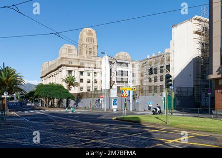 Gouvernmenie locale de Ténérife sur la Plaza de Espana de Santa Cruz de Ténérife, Espagne. Banque D'Images