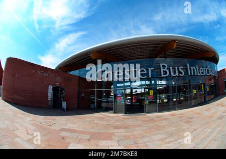 Vue imprenable sur l'échangeur de bus de Chester, Chester, Angleterre. Banque D'Images