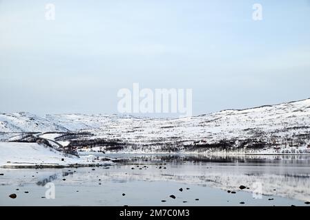 La colonie de Nesseby dans le fjord de Varanger près de Kirkenes, à l'extrême nord de la Norvège. Banque D'Images