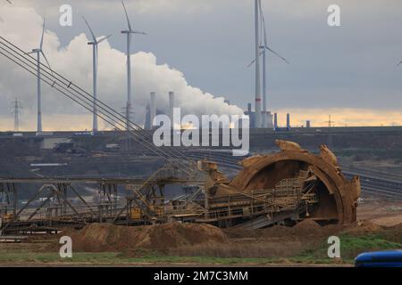 Erkelenz, Allemagne. 09th janvier 2023. Vue sur Garzweiler II . Le village de Lützerath doit être exploité pour l'expansion de la mine de lignite à ciel ouvert Garzweiler II. Credit: Oliver Berg/dpa/Alay Live News Banque D'Images