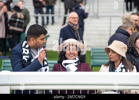 Ascot, Berkshire, Royaume-Uni. 22nd janvier 2022. Racegoers appréciant leur journée aux courses d'Ascot. Crédit : Maureen McLean/Alay Banque D'Images