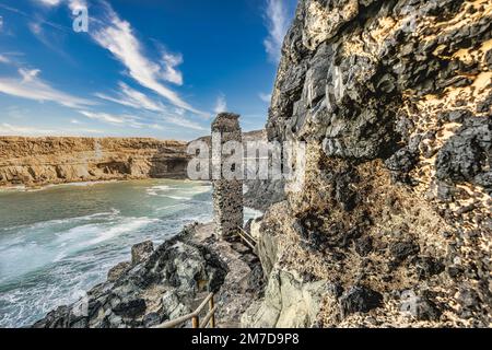 Falaises et grottes près de Puerto de la Pena sur Fuerteventura, Espagne Banque D'Images