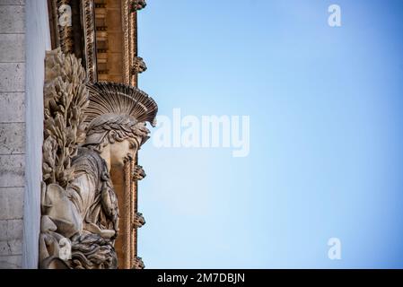 Paris, France - décembre 28 2022 : la sculpture de décoration sur l'Arc de Triomphe à Paris Banque D'Images