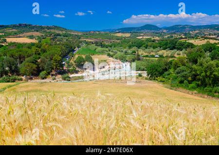 Les magnifiques sources thermales naturelles de Saturnia Cascate del Mulino, Grosseto, Toscane, Italie, Banque D'Images