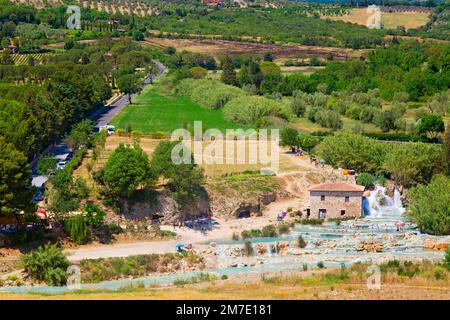 Les magnifiques sources thermales naturelles de Saturnia Cascate del Mulino, Grosseto, Toscane, Italie, Banque D'Images