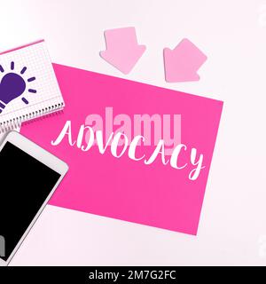 Texte montrant inspiration Advocacy. Vitrine d'affaires profession d'avocat travail d'avocat Recommandation publique Banque D'Images