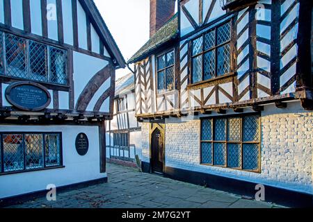 Maisons médiévales à colombages noires et blanches dans la rue du Château Warwick Warwickshire Angleterre Banque D'Images