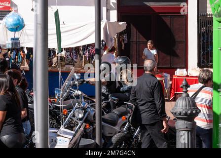 Photo des motards, avec leurs motos représentant la culture personnalisée des motards. Banque D'Images