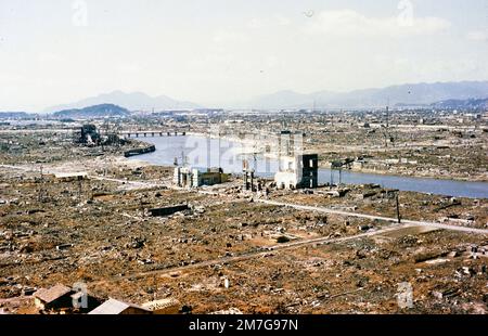 HIROSHIMA, JAPON - Circa 1945-1946 - vue générale d'Hiroshima, Japon, vue du voisinage de 'zéro', montre une dévastation complète à la suite de l'atomi Banque D'Images