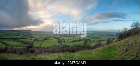 La vallée Severn vue depuis l'escarpement de Uley dans les Cotswolds de Gloucestershire, au Royaume-Uni Banque D'Images