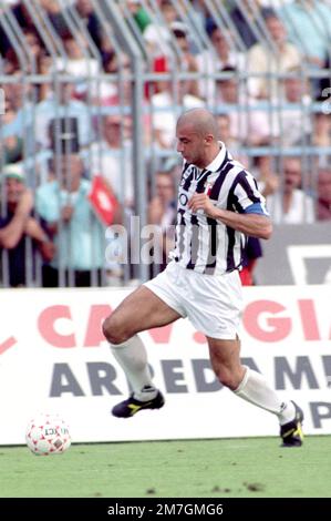 Italie, Turin 1994-1995-1996: Joueur Juventus FC Gianluca Vialli lors de la série A 1995-96 série A football Championship Match Banque D'Images