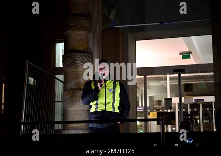 Im Bild: Frank Liske. AM Postplatz fand am Montagabend erneut eine Kundgebung mit ca 300 Teilnehmern statt. Dabei hielten Personen unter anderem auch Banque D'Images