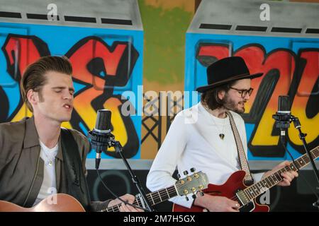 Hudson Taylor filme une session en studio à Brooklyn Banque D'Images