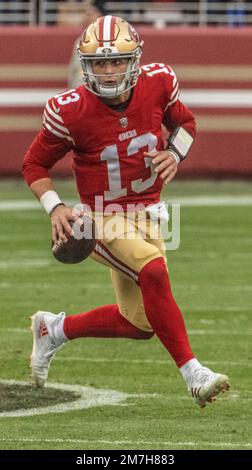 Santa Clara, Californie, États-Unis. 8th janvier 2023. San Francisco 49ers Quarterback Brock Purdy (13) le dimanche, 08 janvier 2023, au stade de Lévis à Santa Clara, Californie. Les 49ers battent les cardinaux 38-13. (Credit image: © Al Golub/ZUMA Press Wire) USAGE ÉDITORIAL SEULEMENT! Non destiné À un usage commercial ! Banque D'Images